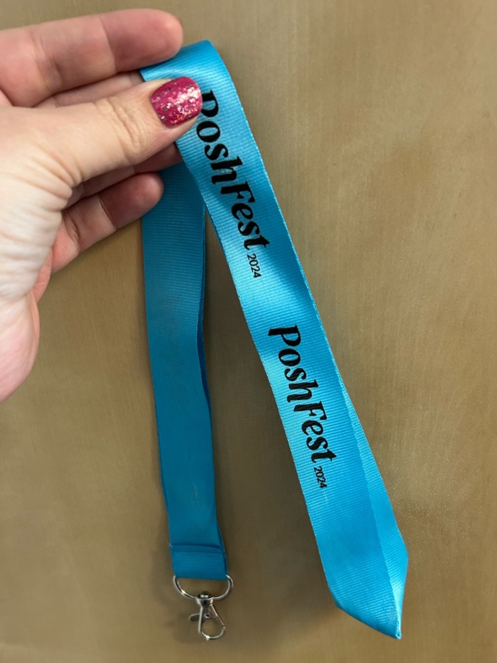 poshmark lanyard blue beach themed poshfest poshfixings